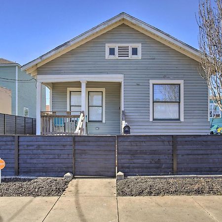 Cozy Beach Bungalow Near Galveston Seawall And Pier Exterior photo