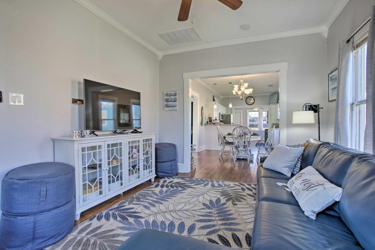 Cozy Beach Bungalow Near Galveston Seawall And Pier Exterior photo